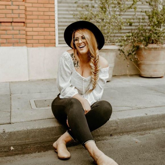 Meet your Posher, Kellie - Picture 1 of 1